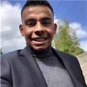 Diplômé d'un Masters STAPS, j'adapte les programmes fonction du client de ses besoins mais aussi ses objectifs .